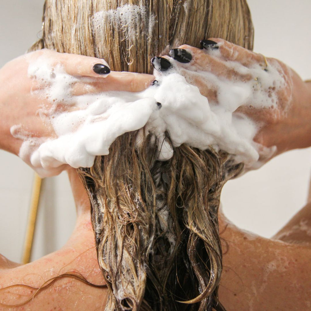 4 Effective Ways to Cleanse Your Hair